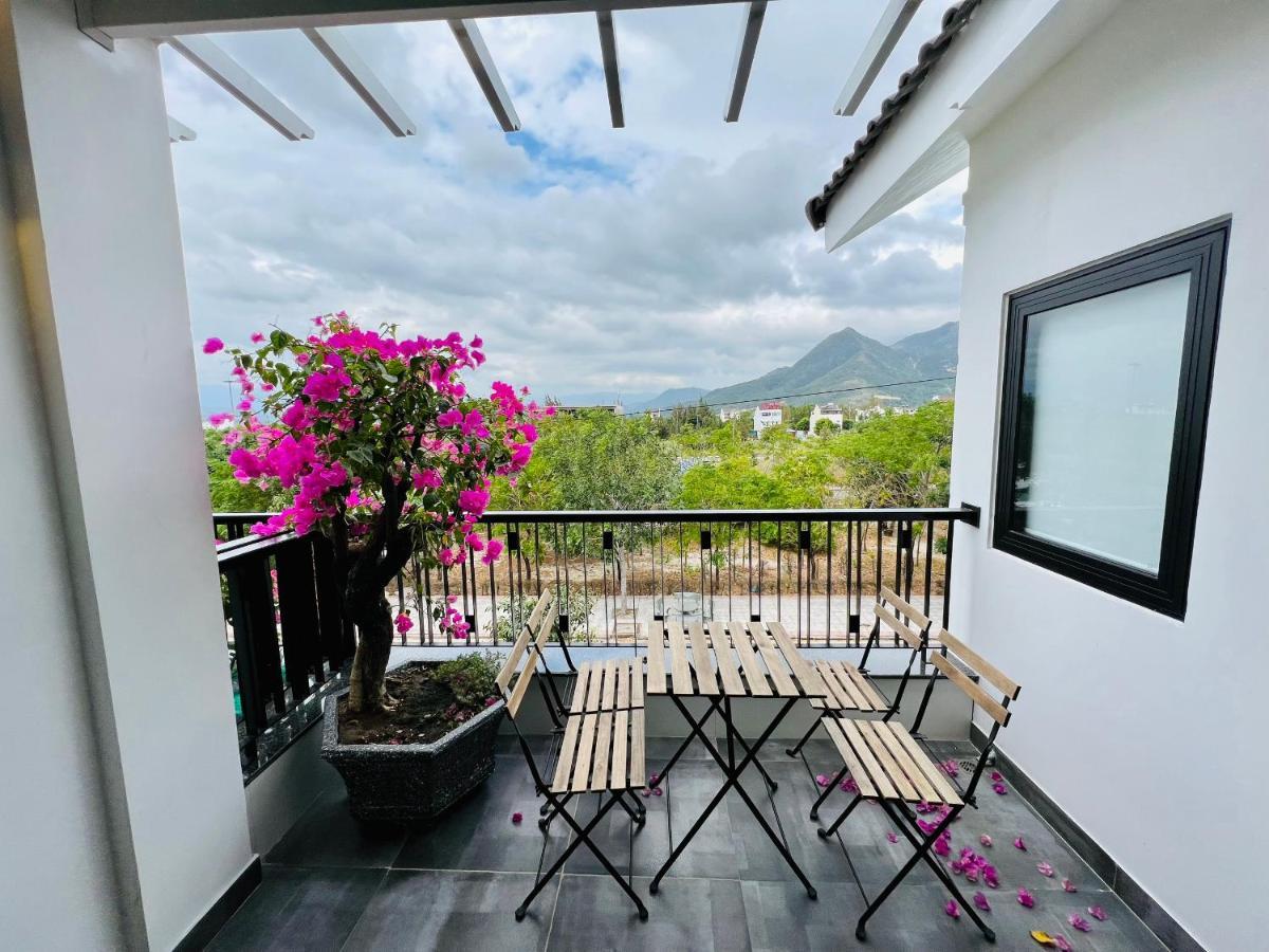 The Track Homestay - Near Bai Dai Beach Cam Lam Exteriér fotografie