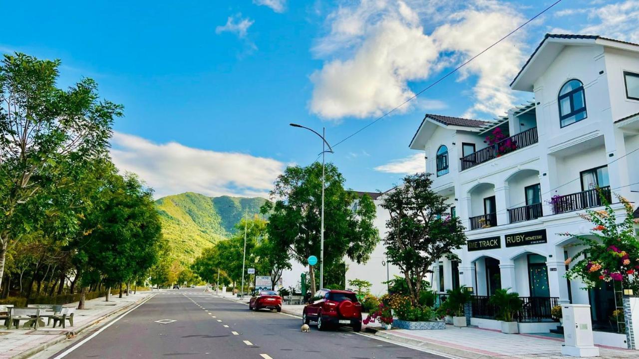 The Track Homestay - Near Bai Dai Beach Cam Lam Exteriér fotografie