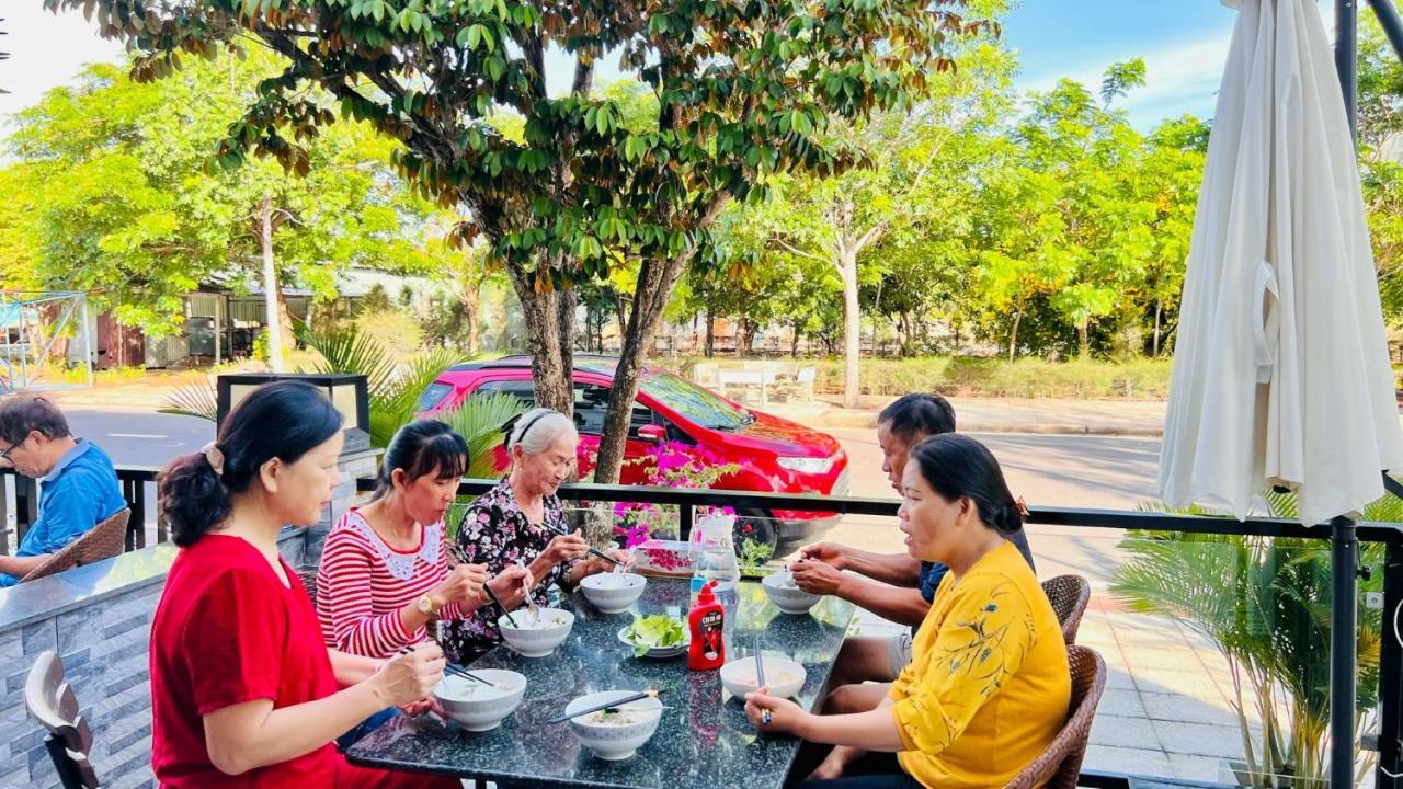 The Track Homestay - Near Bai Dai Beach Cam Lam Exteriér fotografie