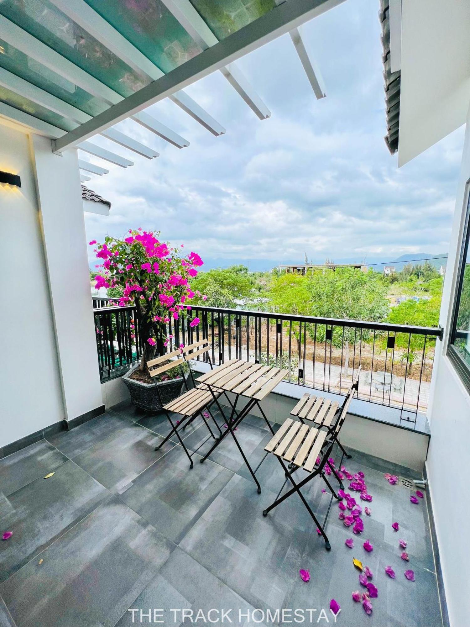 The Track Homestay - Near Bai Dai Beach Cam Lam Exteriér fotografie