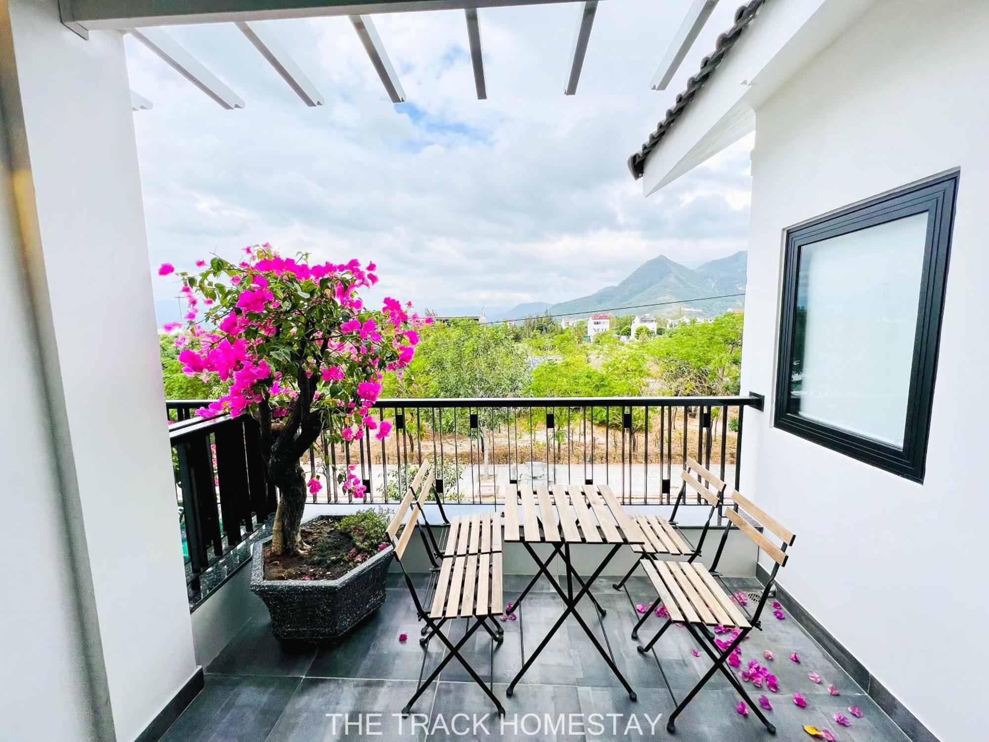 The Track Homestay - Near Bai Dai Beach Cam Lam Exteriér fotografie